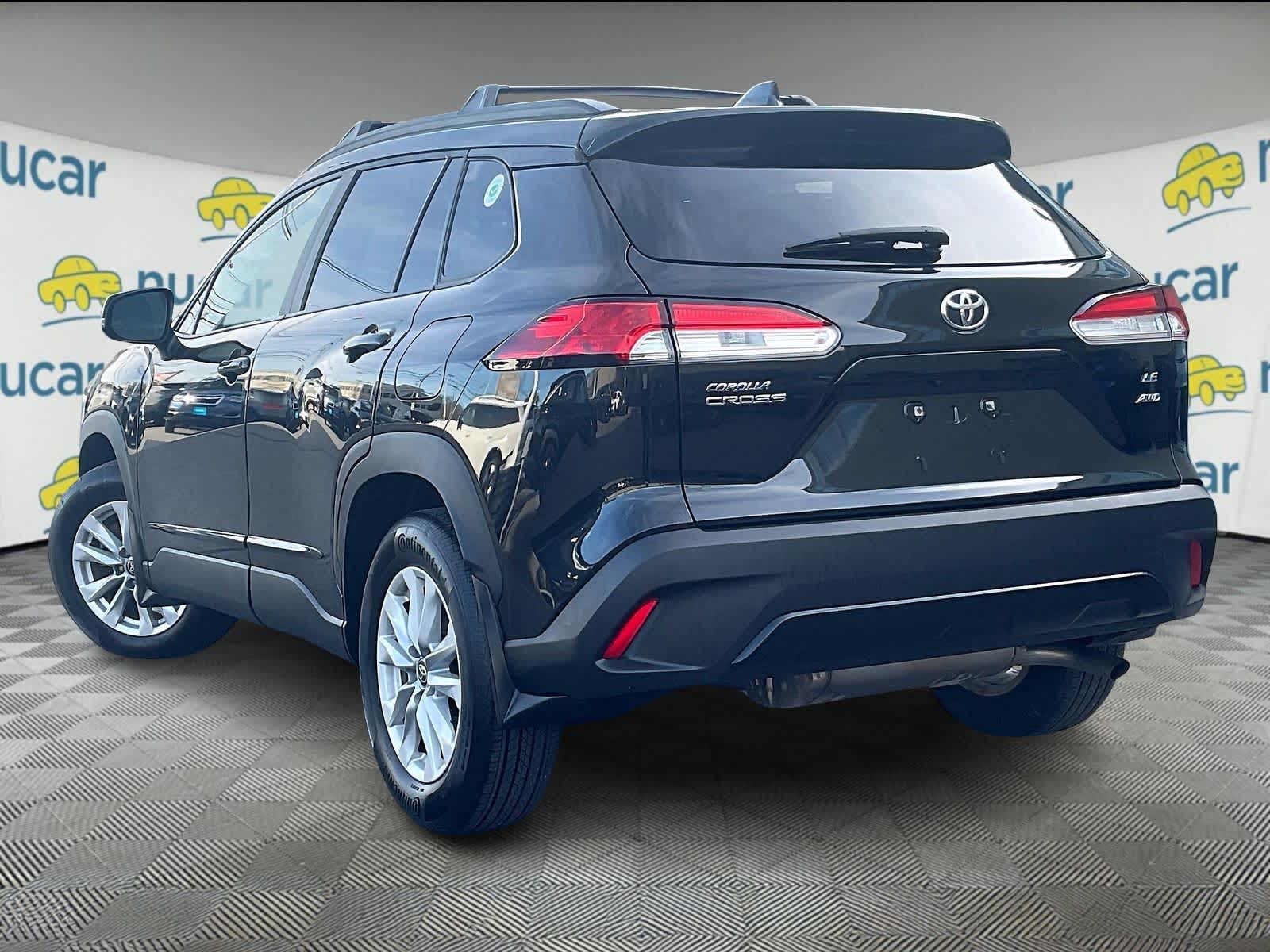 2022 Toyota Corolla Cross LE - Photo 4