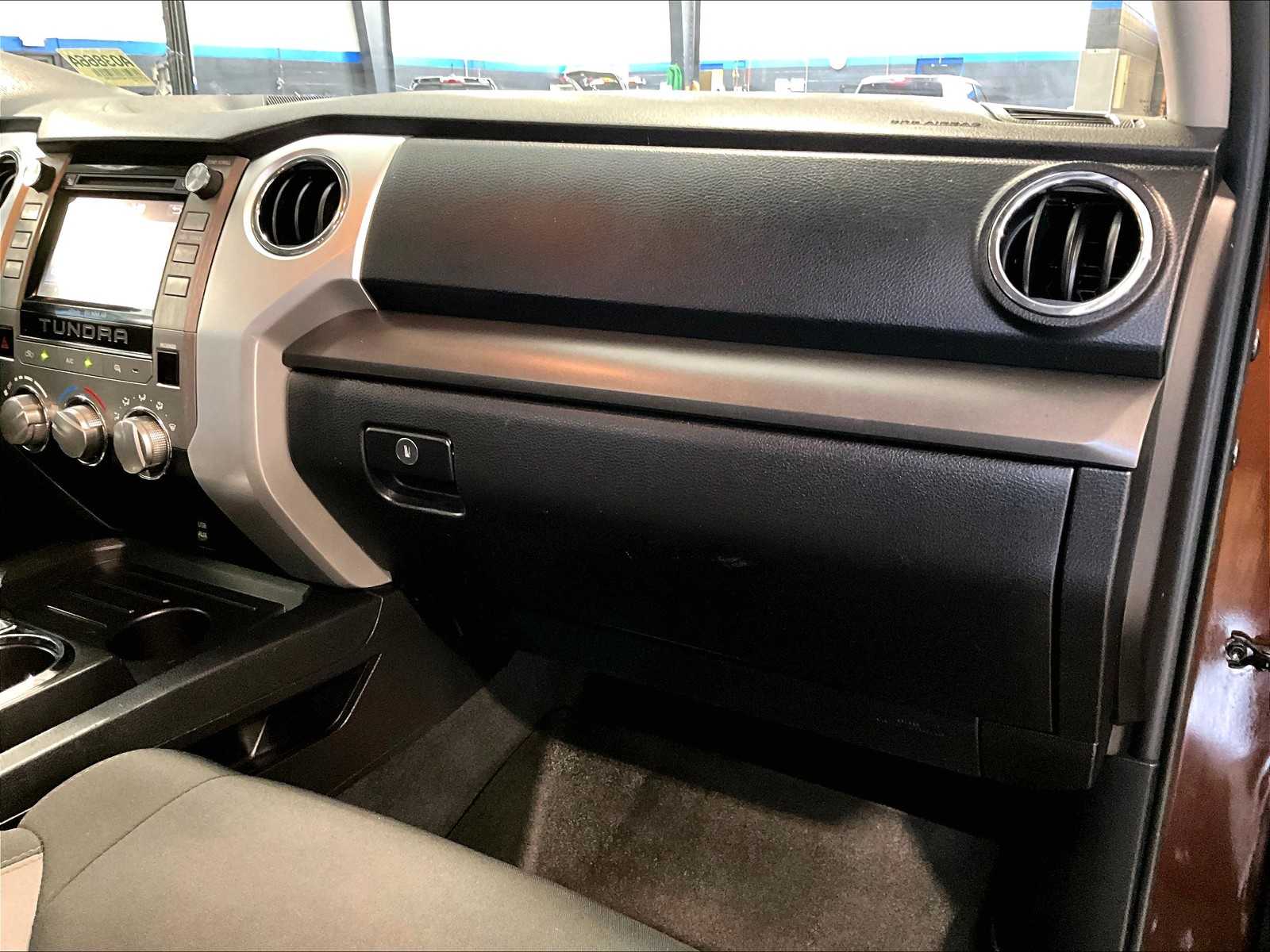 2016 Toyota Tundra SR5 - Photo 13