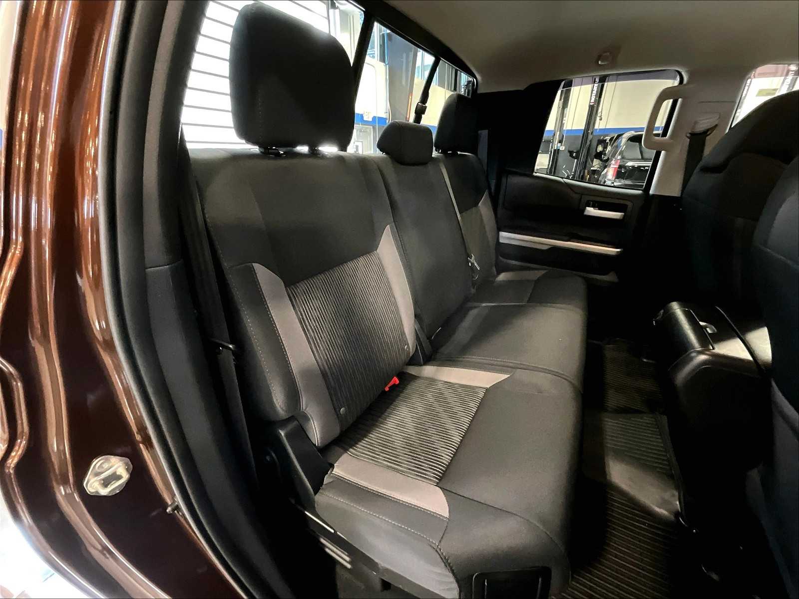 2016 Toyota Tundra SR5 - Photo 16