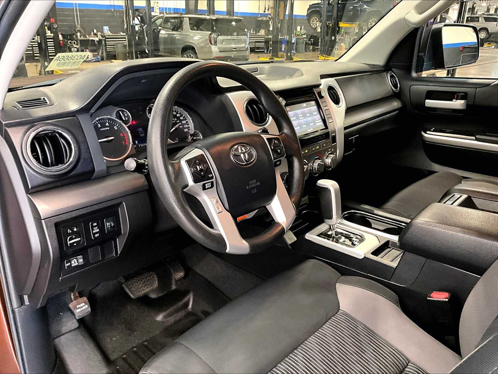 2016 Toyota Tundra SR5 - Photo 8