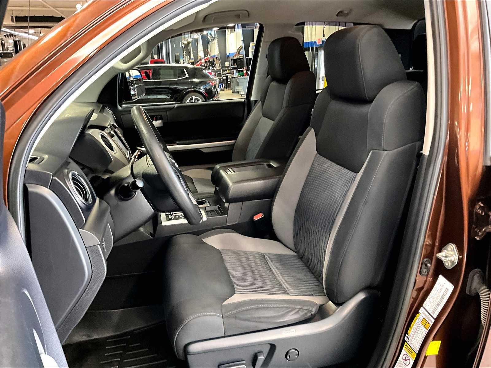 2016 Toyota Tundra SR5 - Photo 10