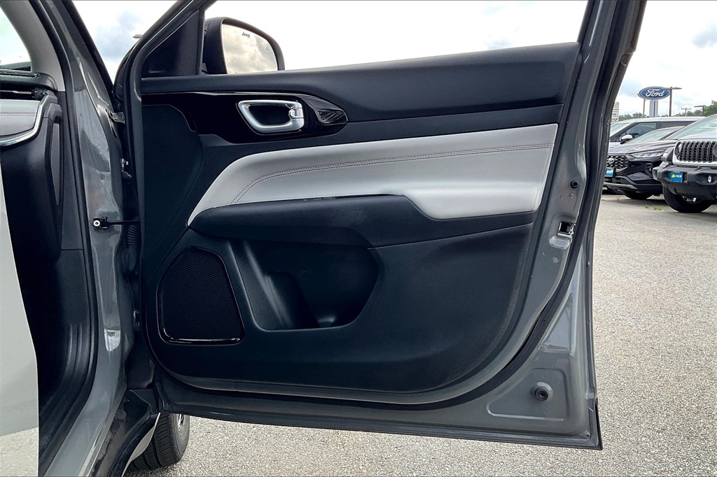 2022 Jeep Compass Limited - Photo 11