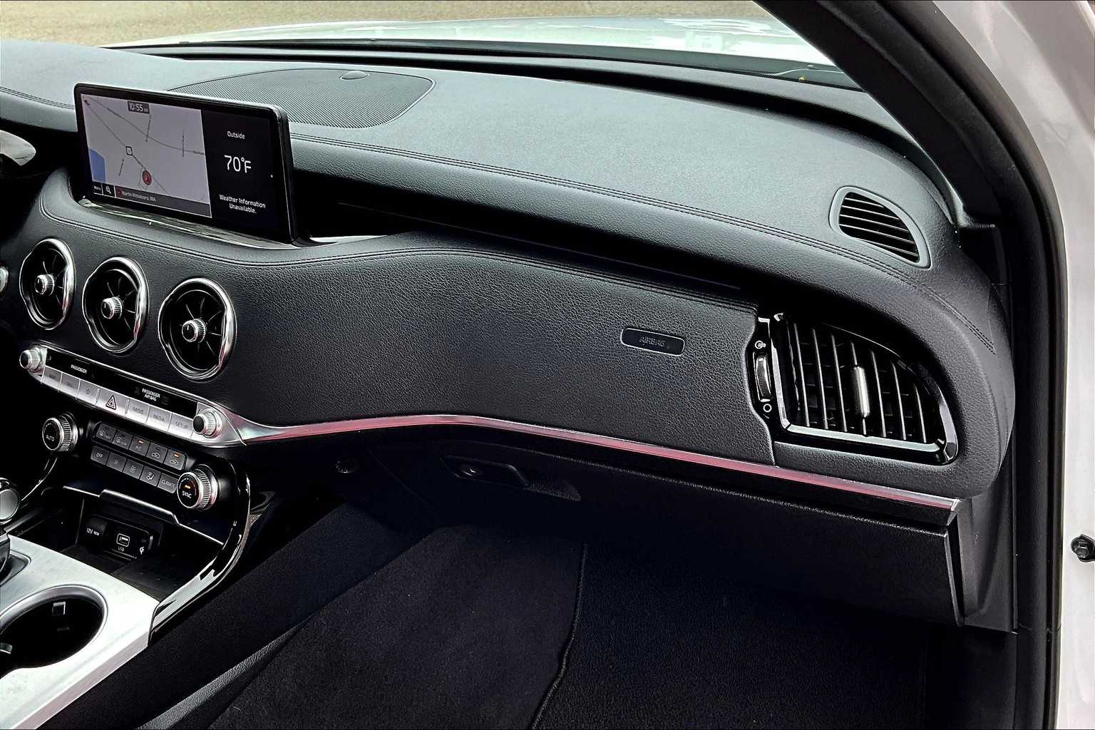 2022 Kia Stinger GT1 - Photo 13