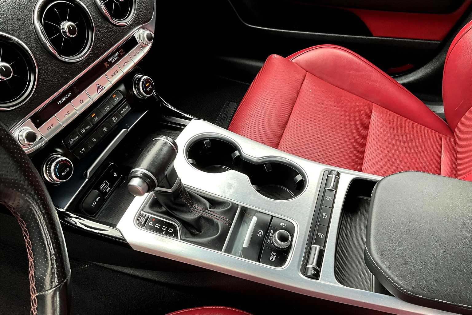 2022 Kia Stinger GT1 - Photo 20