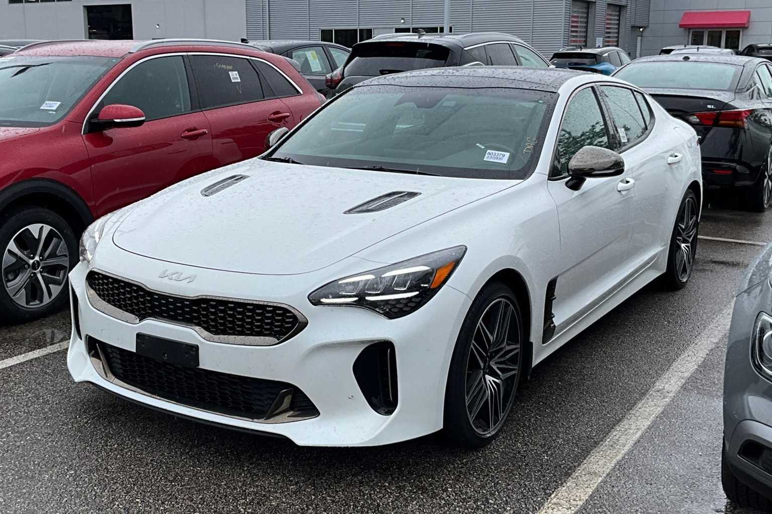 2022 Kia Stinger GT1 - Photo 3