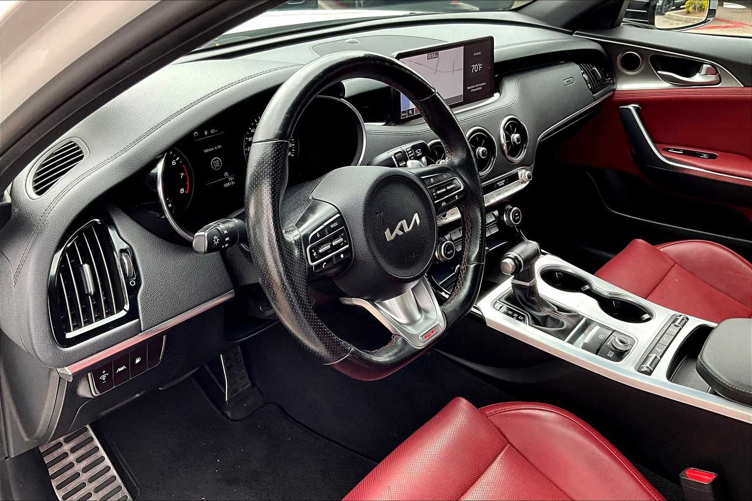 2022 Kia Stinger GT1 - Photo 8