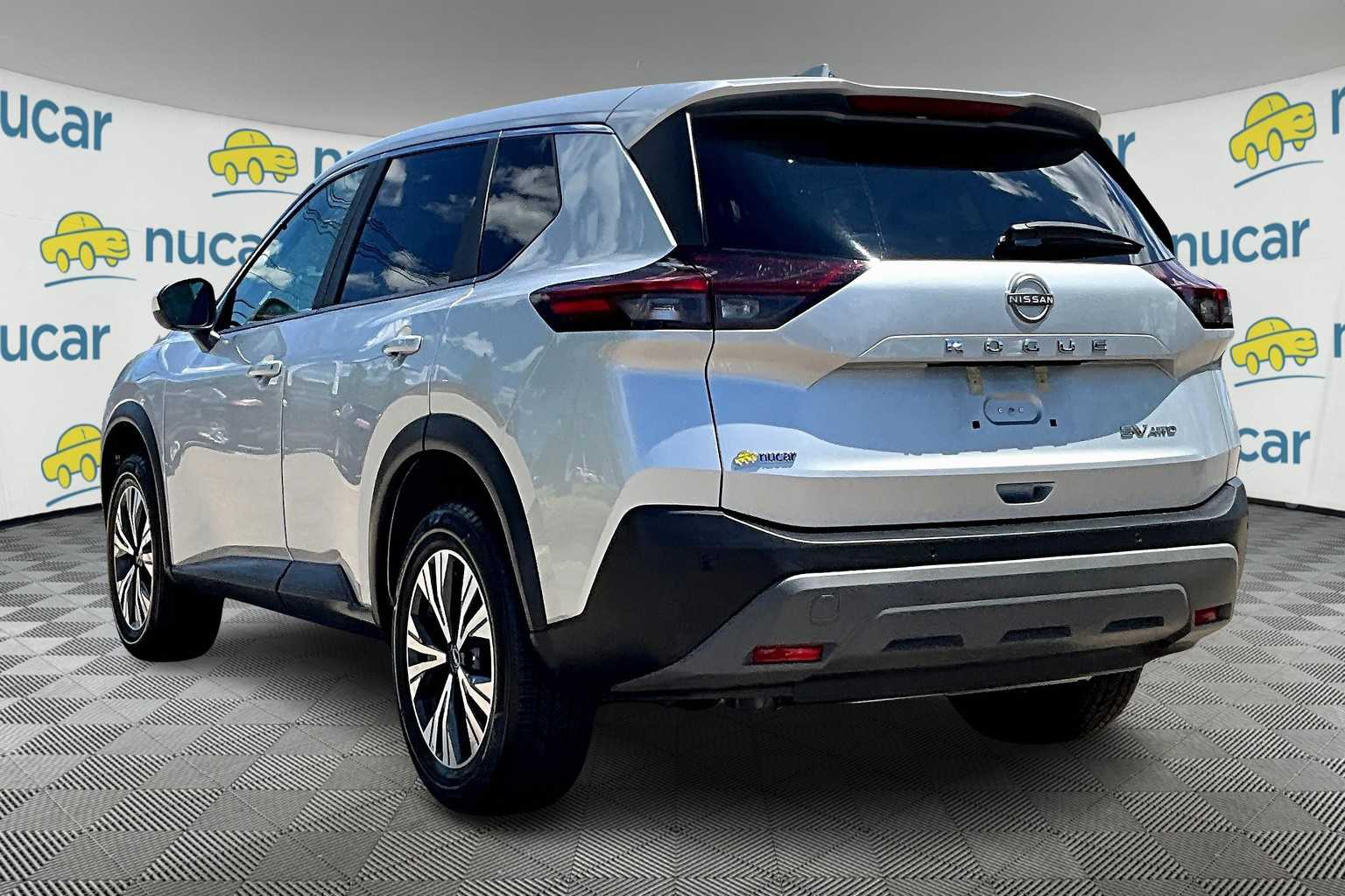 2023 Nissan Rogue SV - Photo 4