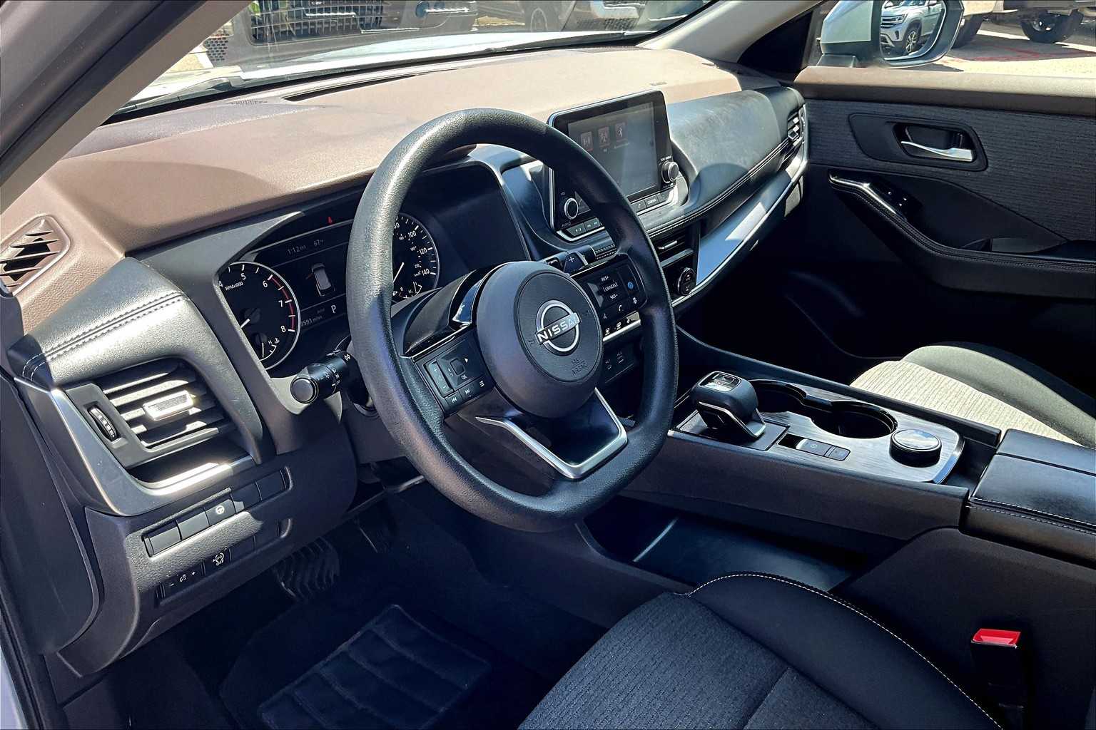 2023 Nissan Rogue SV - Photo 8
