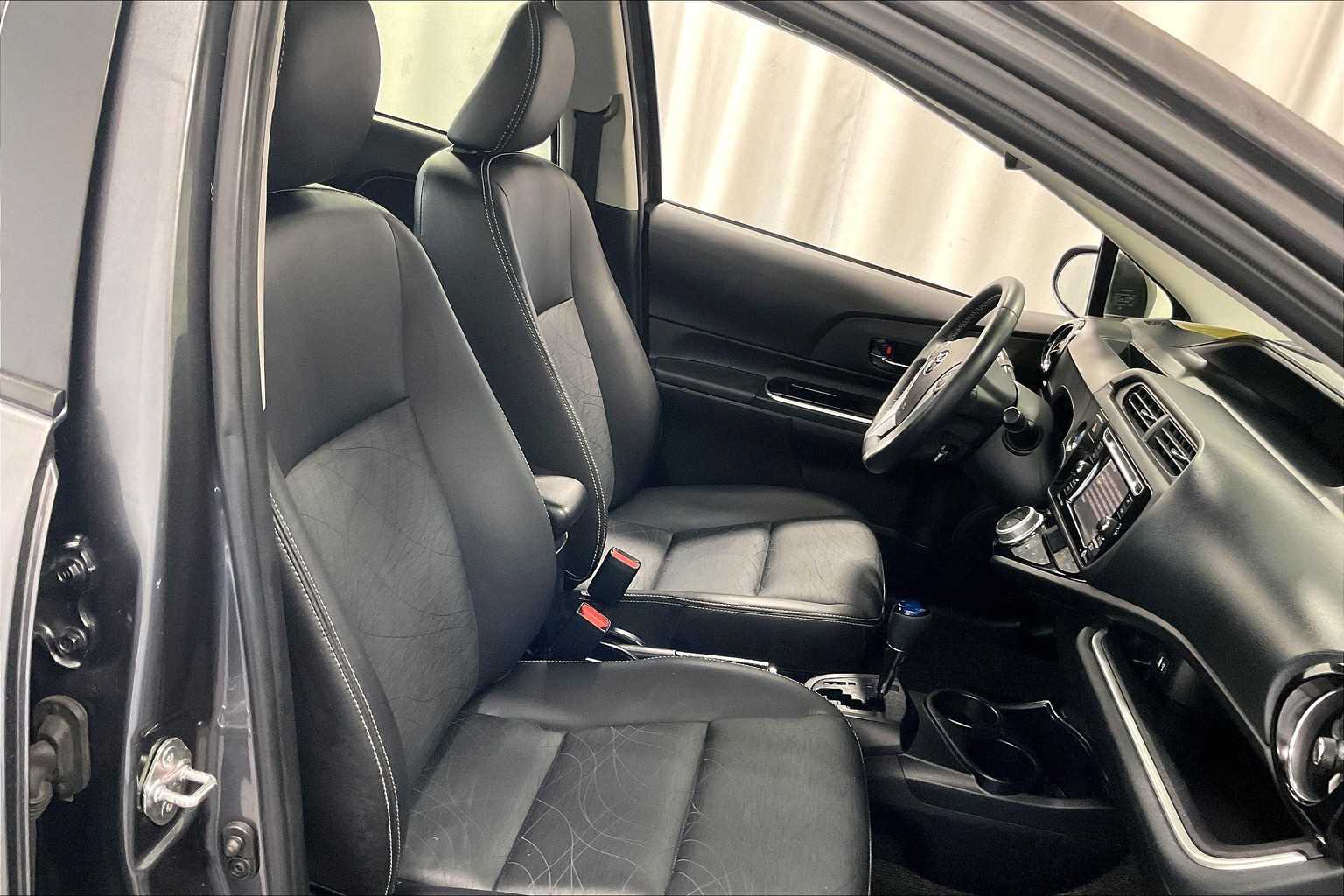2016 Toyota Prius c Four - Photo 11