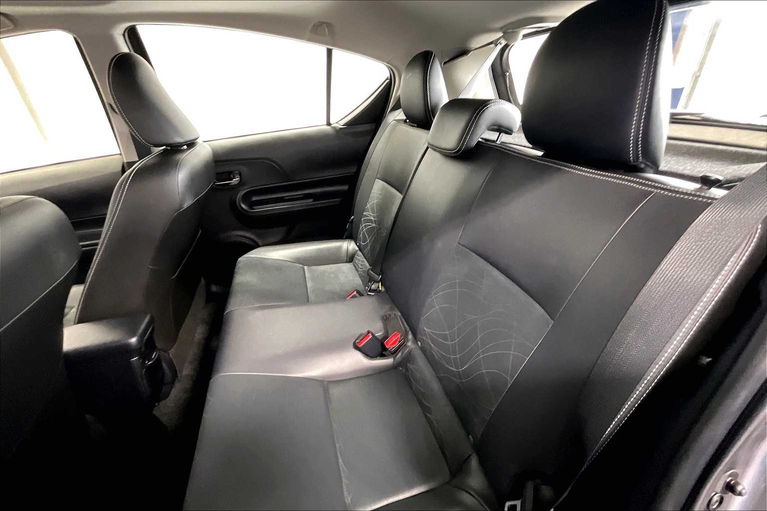 2016 Toyota Prius c Four - Photo 15