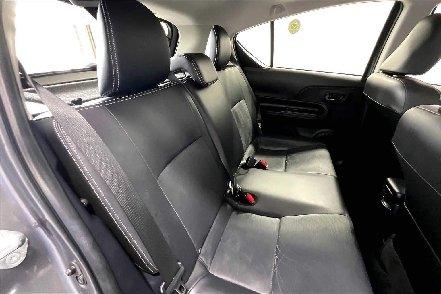 2016 Toyota Prius c Four - Photo 16
