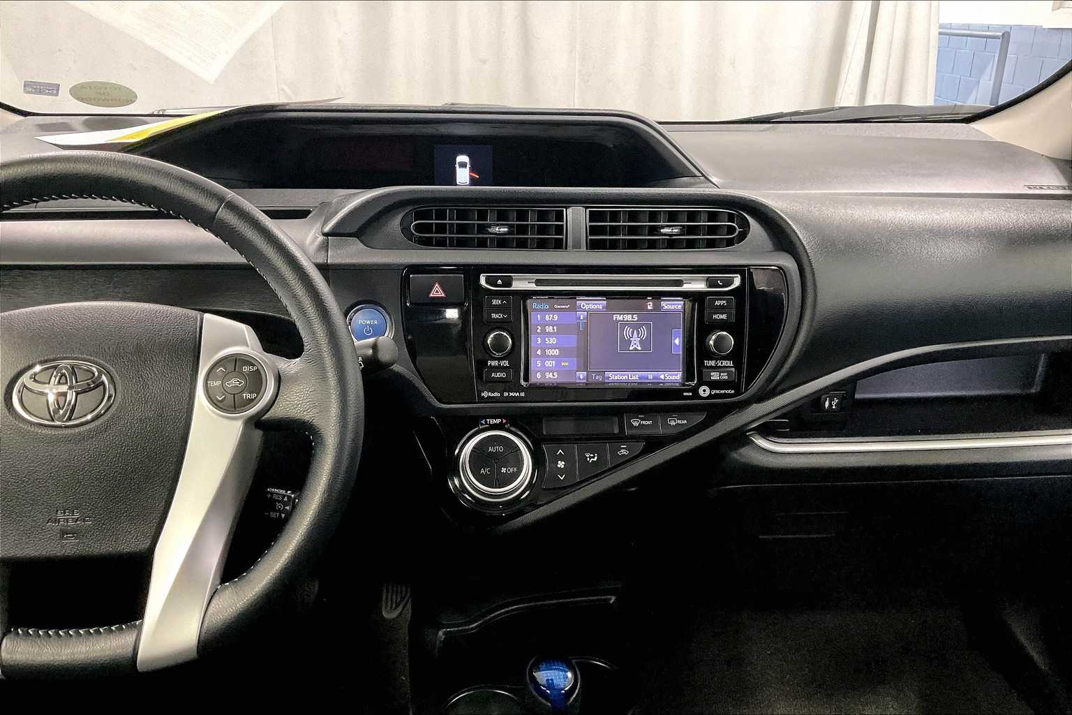 2016 Toyota Prius c Four - Photo 18