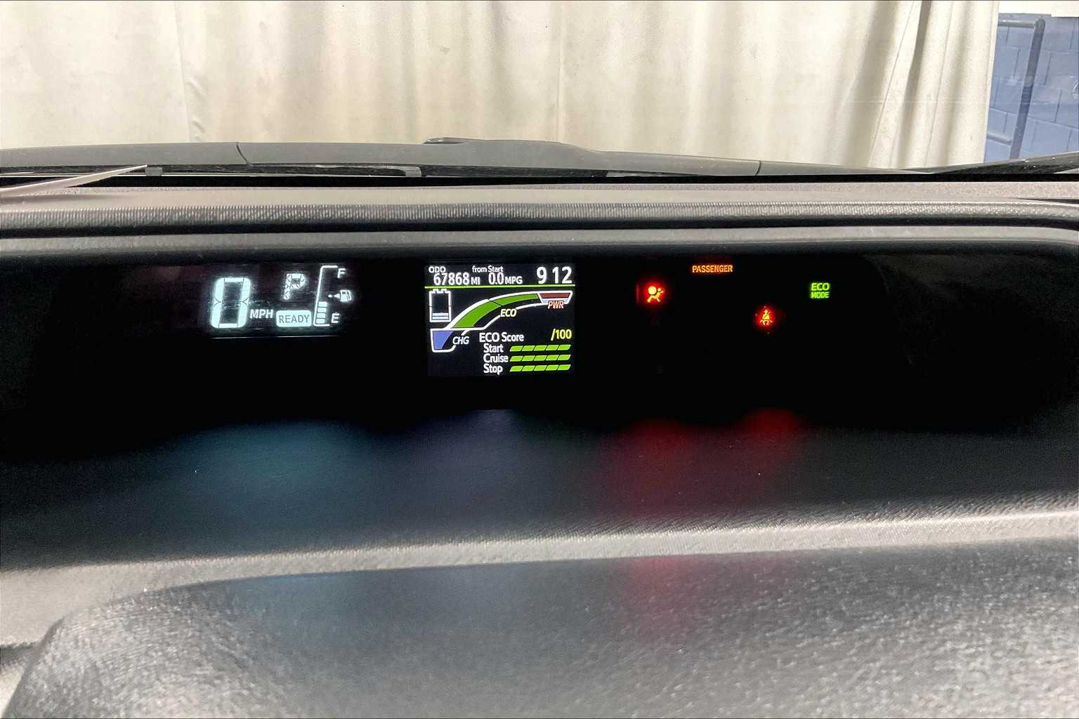 2016 Toyota Prius c Four - Photo 25