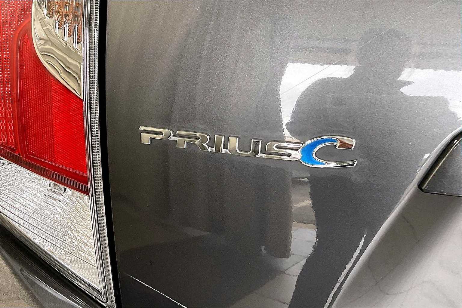 2016 Toyota Prius c Four - Photo 28