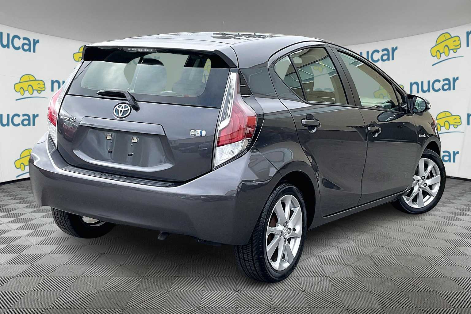 2016 Toyota Prius c Four - Photo 6