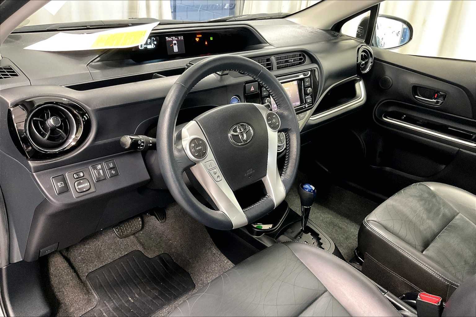 2016 Toyota Prius c Four - Photo 8
