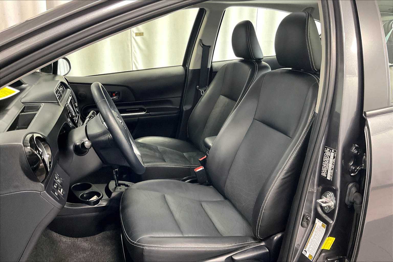 2016 Toyota Prius c Four - Photo 10
