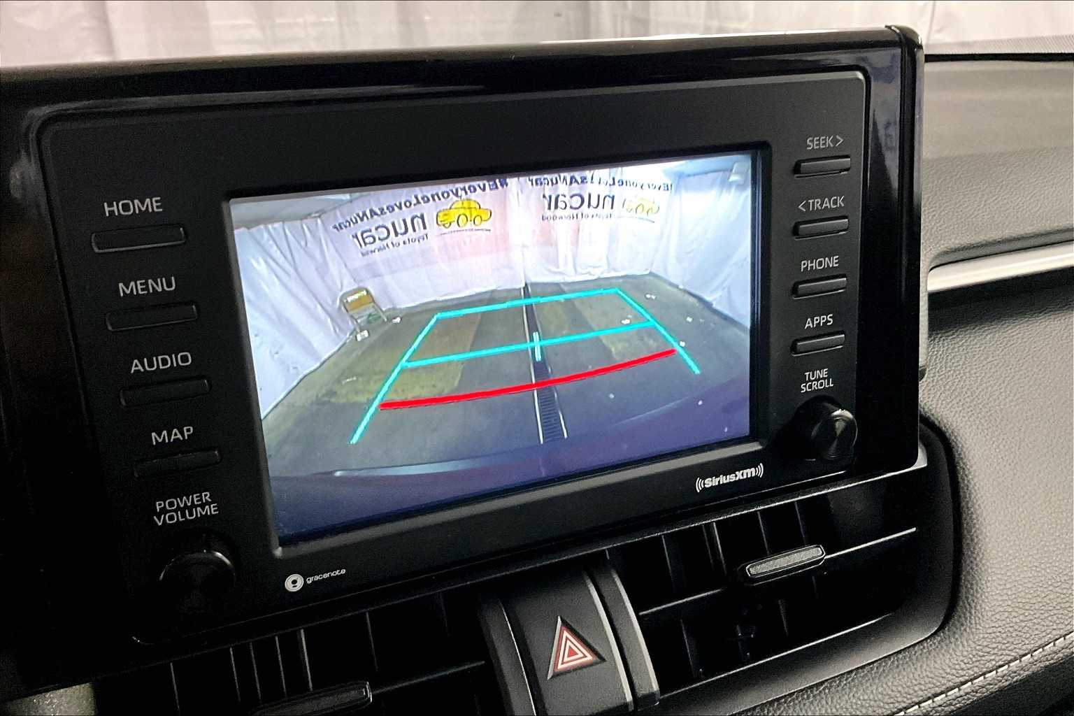 2021 Toyota RAV4 LE - Photo 19