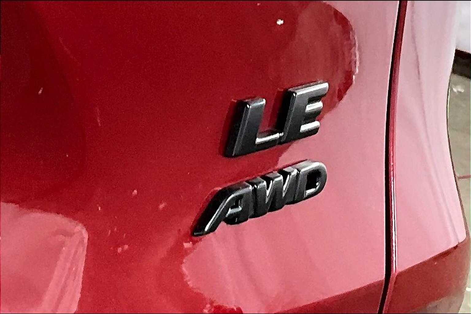2021 Toyota RAV4 LE - Photo 27