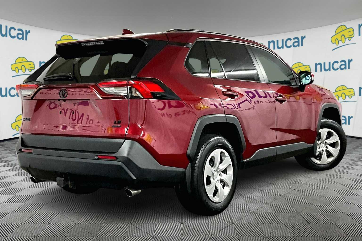 2021 Toyota RAV4 LE - Photo 6