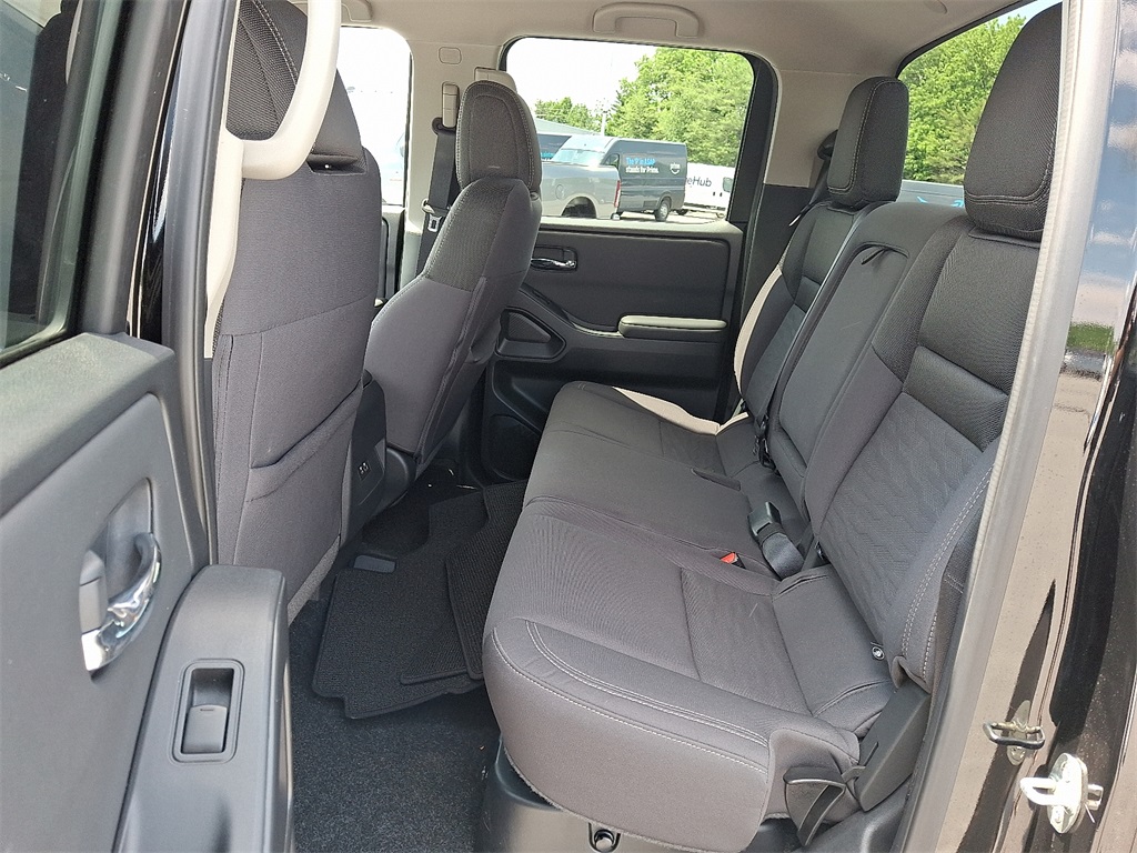 2022 Nissan Frontier SV - Photo 11