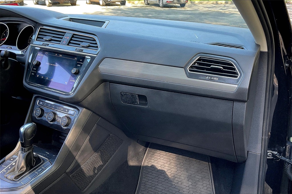 2021 Volkswagen Tiguan 2.0T SE - Photo 12