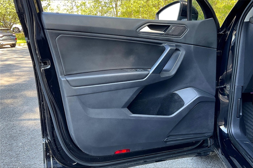 2021 Volkswagen Tiguan 2.0T SE - Photo 9