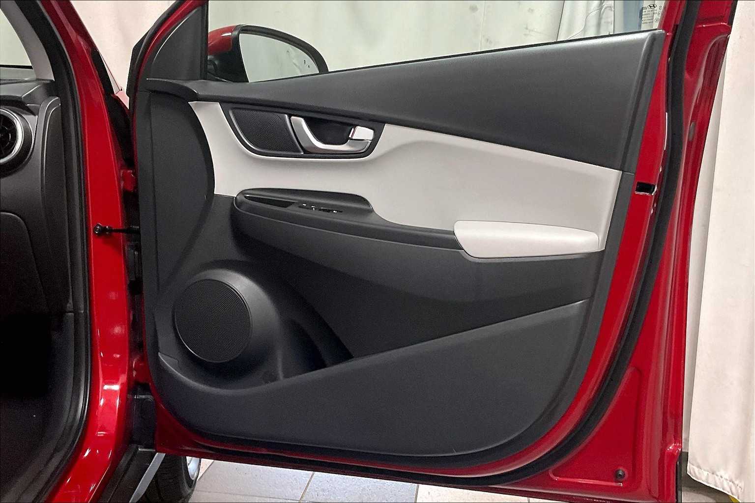 2022 Hyundai Kona SEL - Photo 12