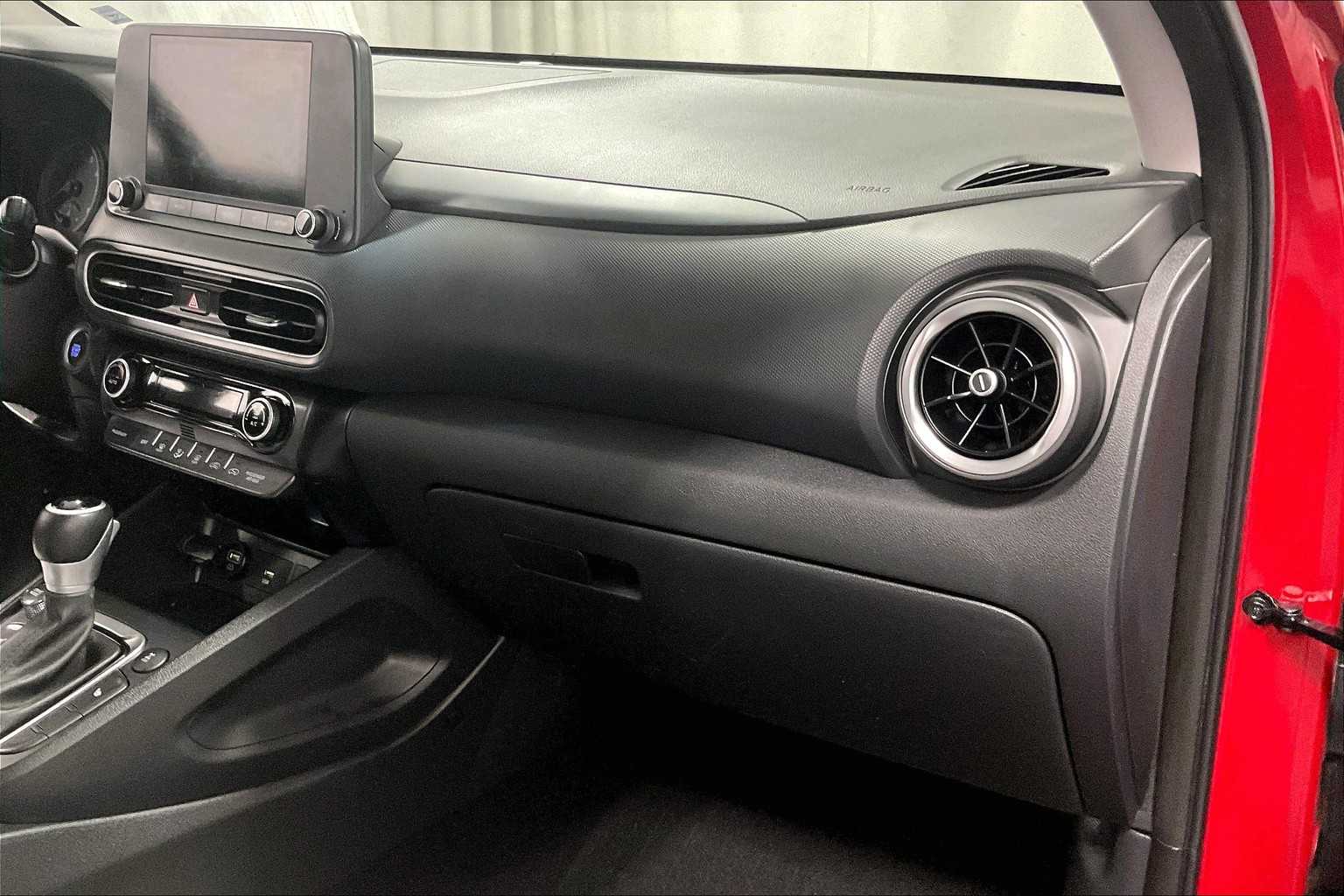 2022 Hyundai Kona SEL - Photo 13