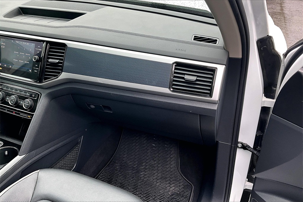 2022 Volkswagen Atlas 3.6L V6 SEL Premium R-Line - Photo 17