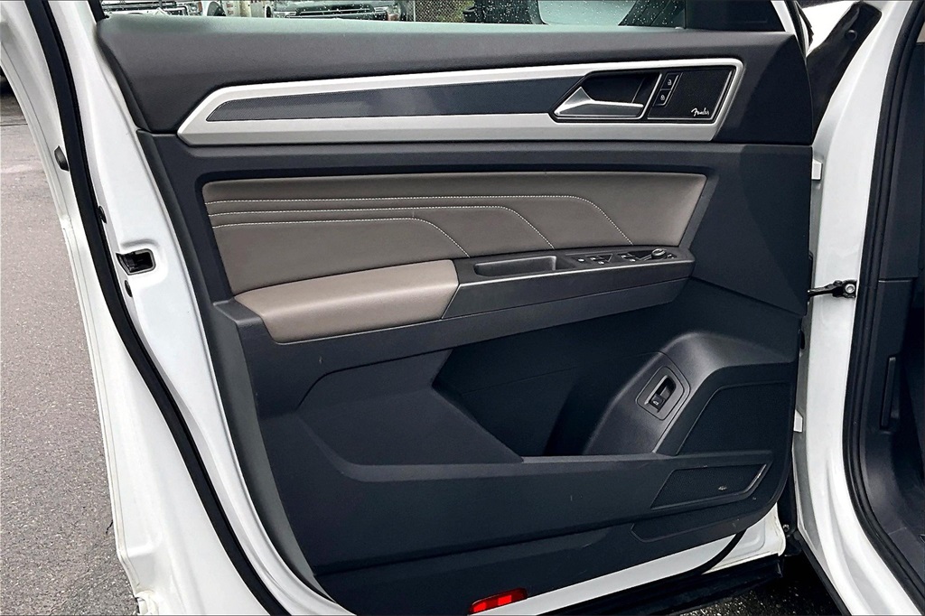 2022 Volkswagen Atlas 3.6L V6 SEL Premium R-Line - Photo 19