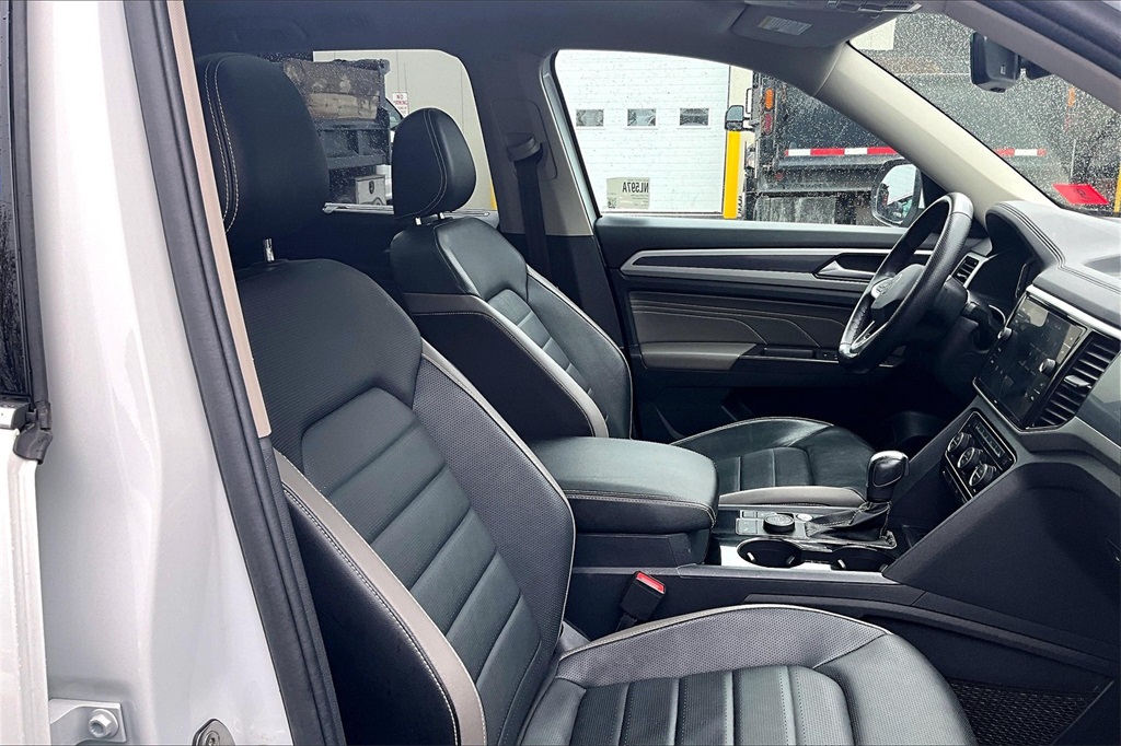 2022 Volkswagen Atlas 3.6L V6 SEL Premium R-Line - Photo 7