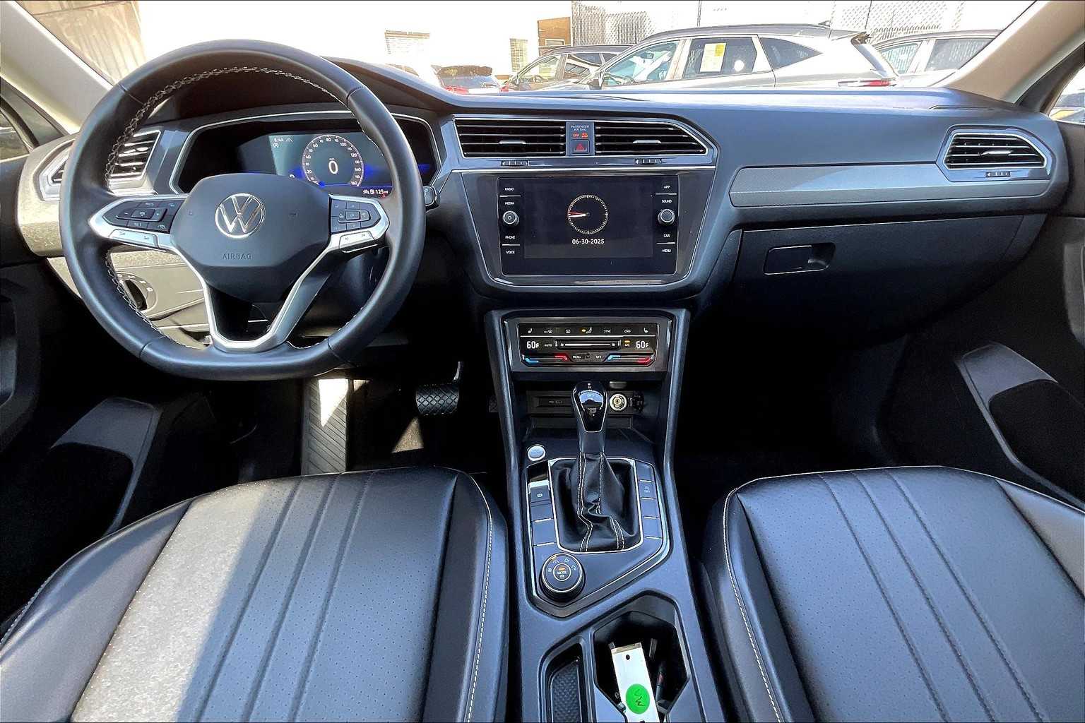 2022 Volkswagen Tiguan SE - Photo 21