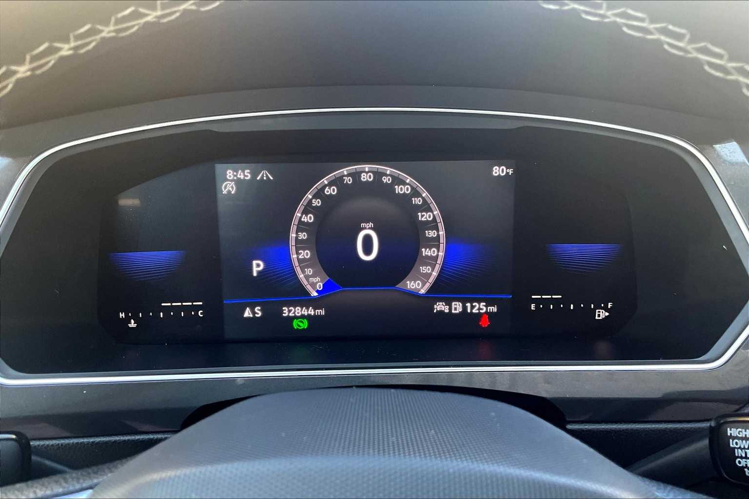 2022 Volkswagen Tiguan SE - Photo 25