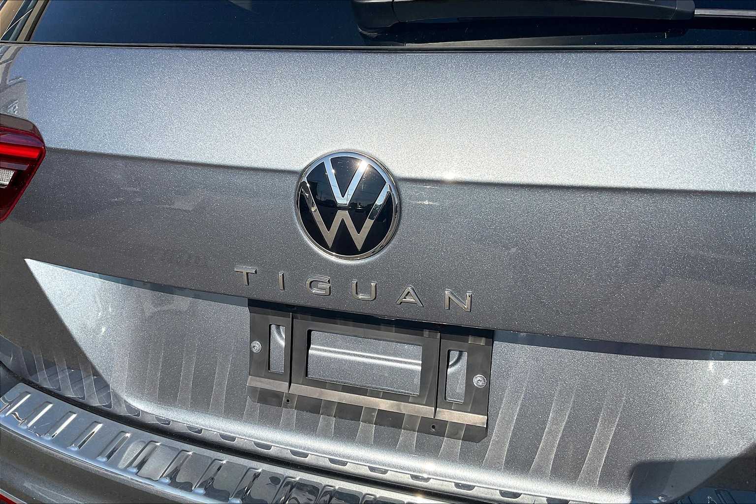2022 Volkswagen Tiguan SE - Photo 29