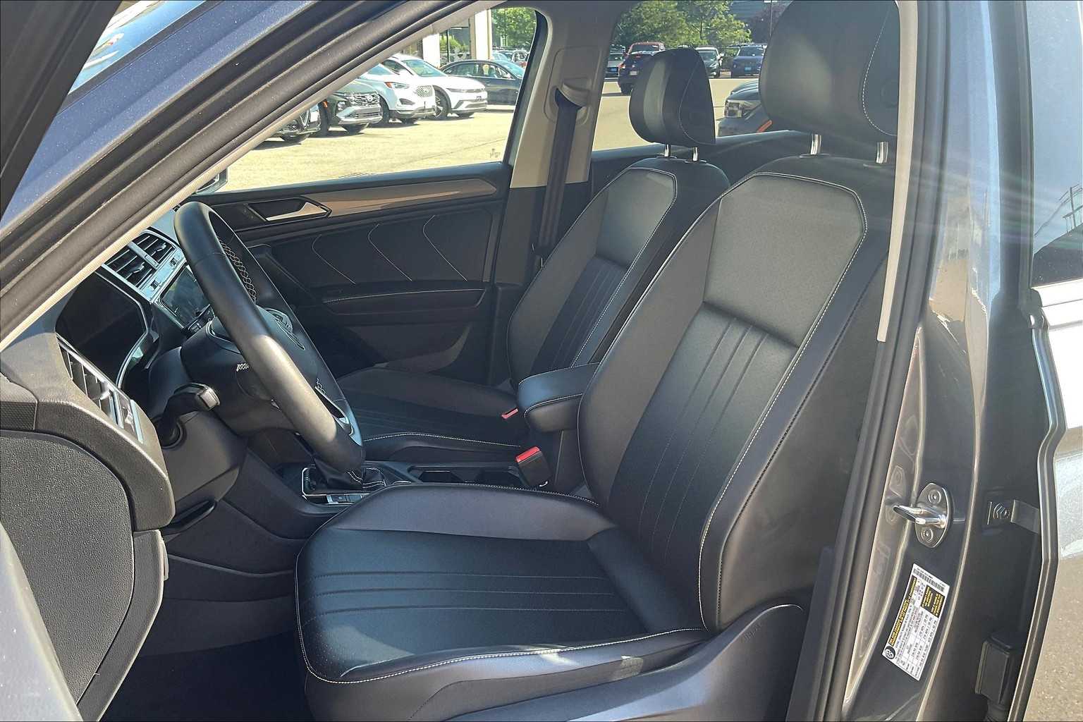 2022 Volkswagen Tiguan SE - Photo 10