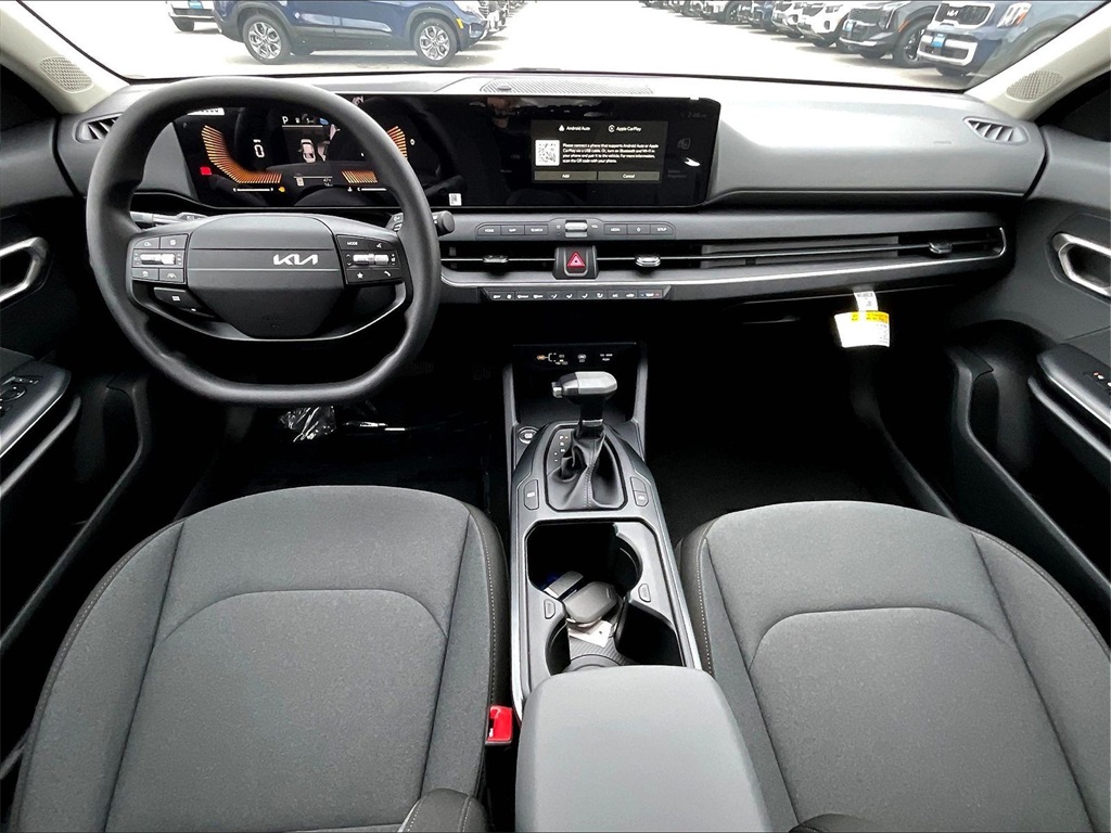 2025 Kia K4 LXS - Photo 12