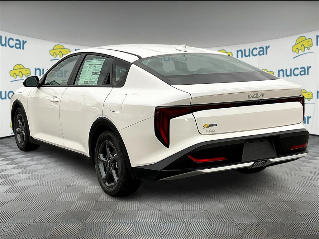 2025 Kia K4 LXS - Photo 5