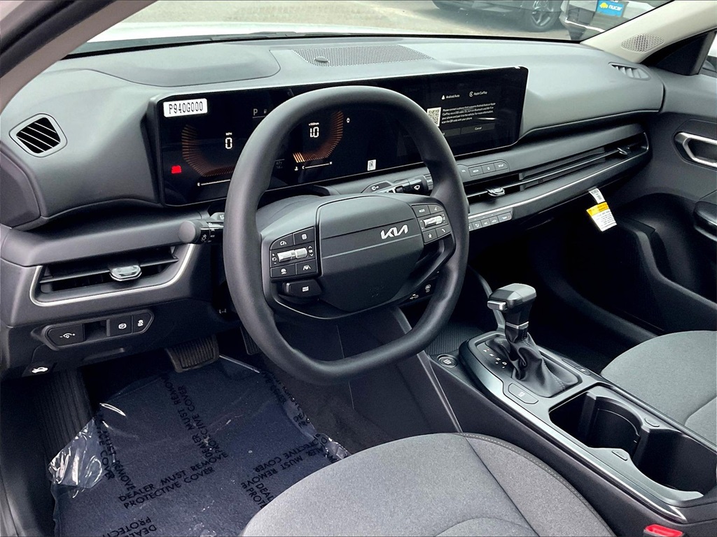 2025 Kia K4 LXS - Photo 9