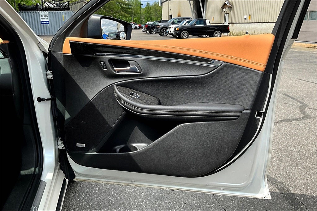 2014 Chevrolet Impala LTZ - Photo 12