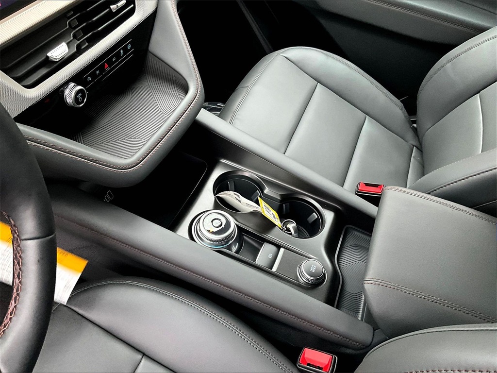 2026 Ford Explorer Active - Photo 9