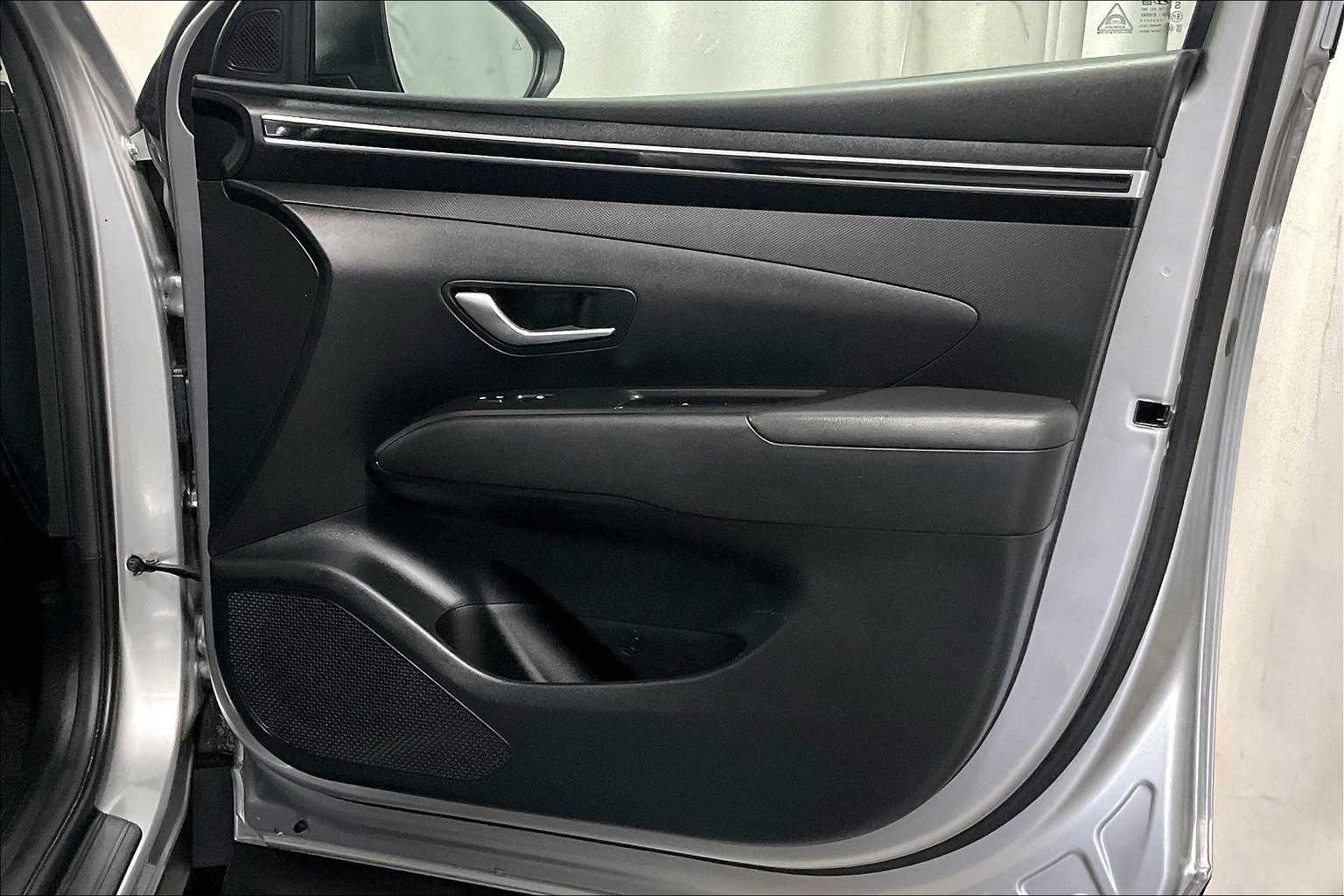 2022 Hyundai Tucson SE - Photo 12