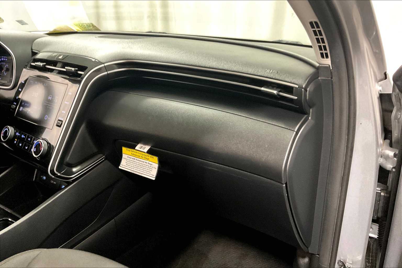2022 Hyundai Tucson SE - Photo 13