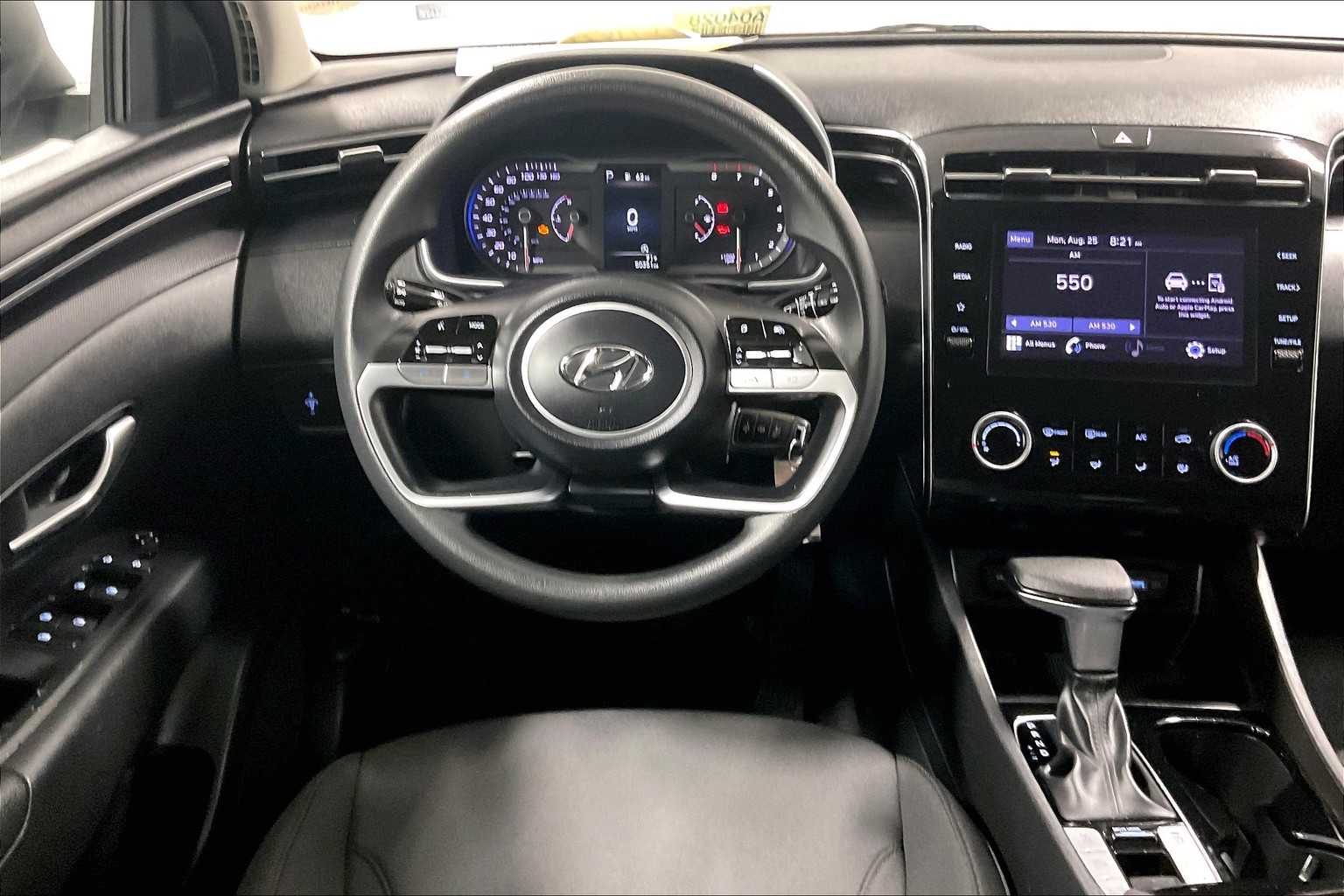 2022 Hyundai Tucson SE - Photo 17
