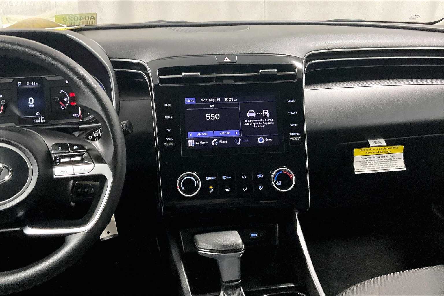 2022 Hyundai Tucson SE - Photo 18