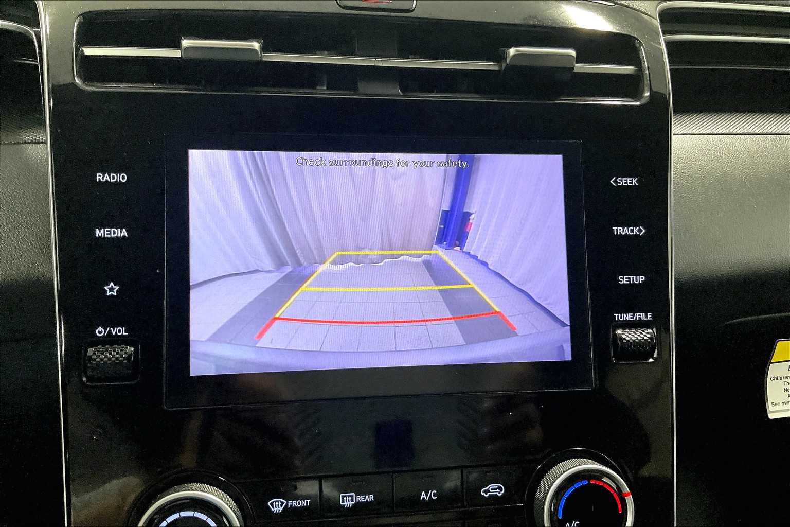 2022 Hyundai Tucson SE - Photo 19