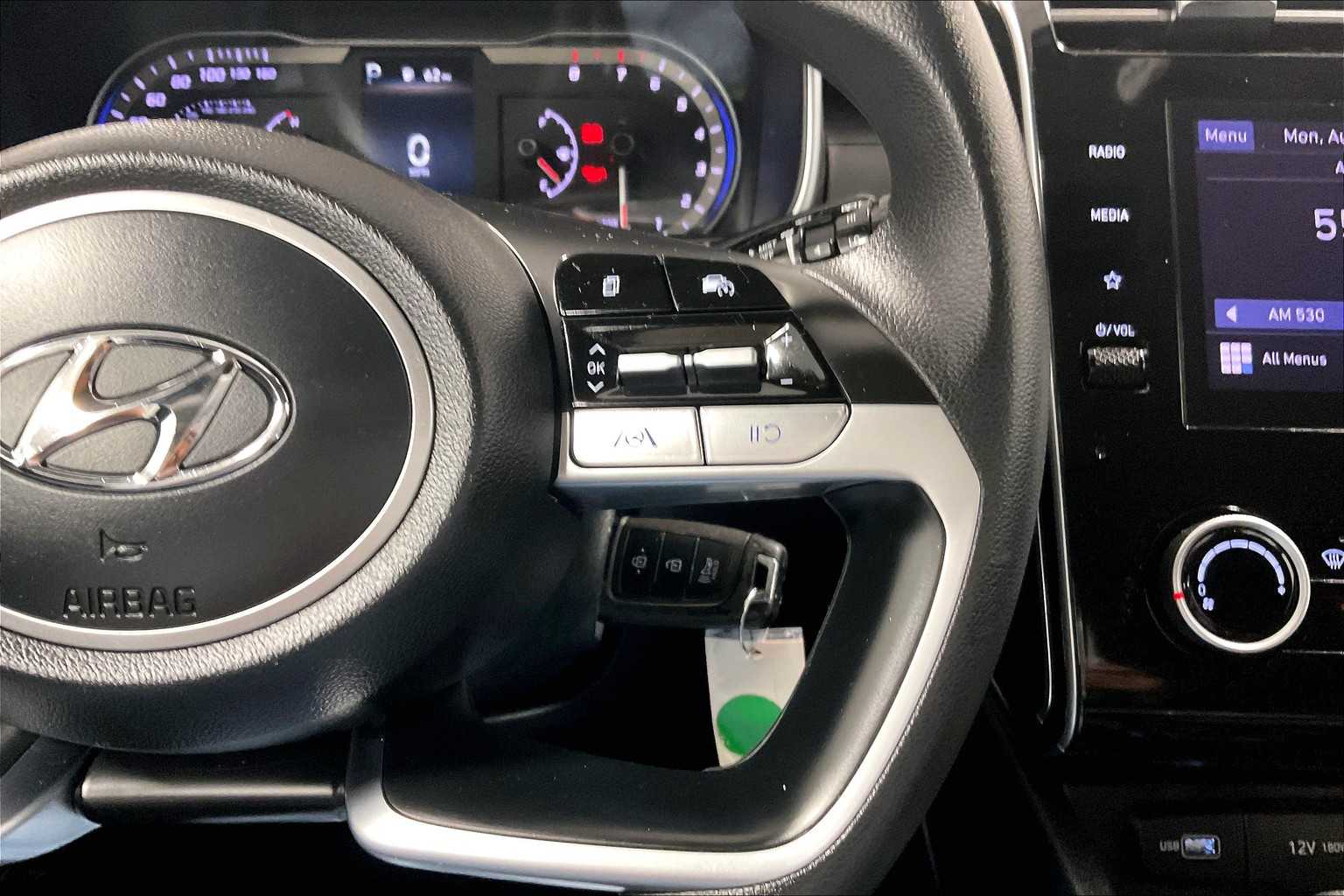 2022 Hyundai Tucson SE - Photo 23