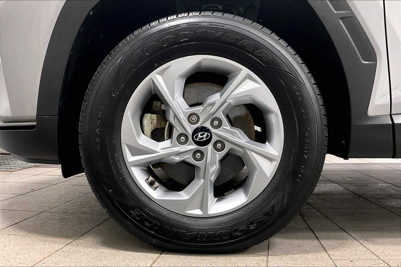 2022 Hyundai Tucson SE - Photo 7