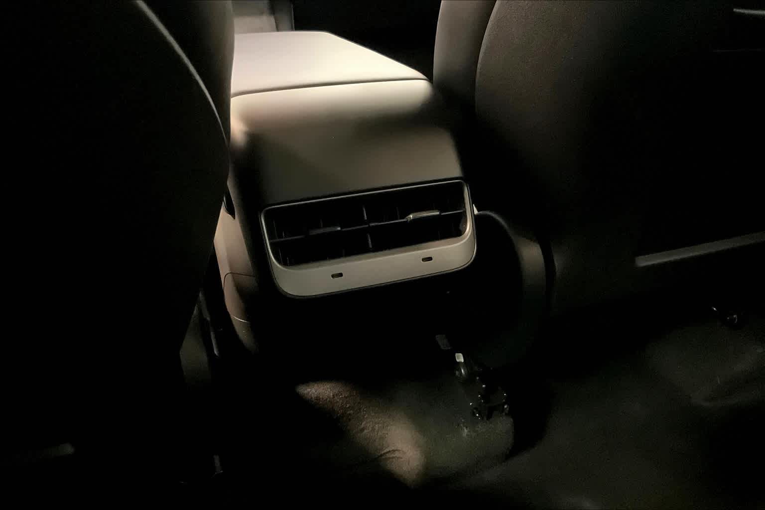 2023 Tesla Model Y Long Range - Photo 28