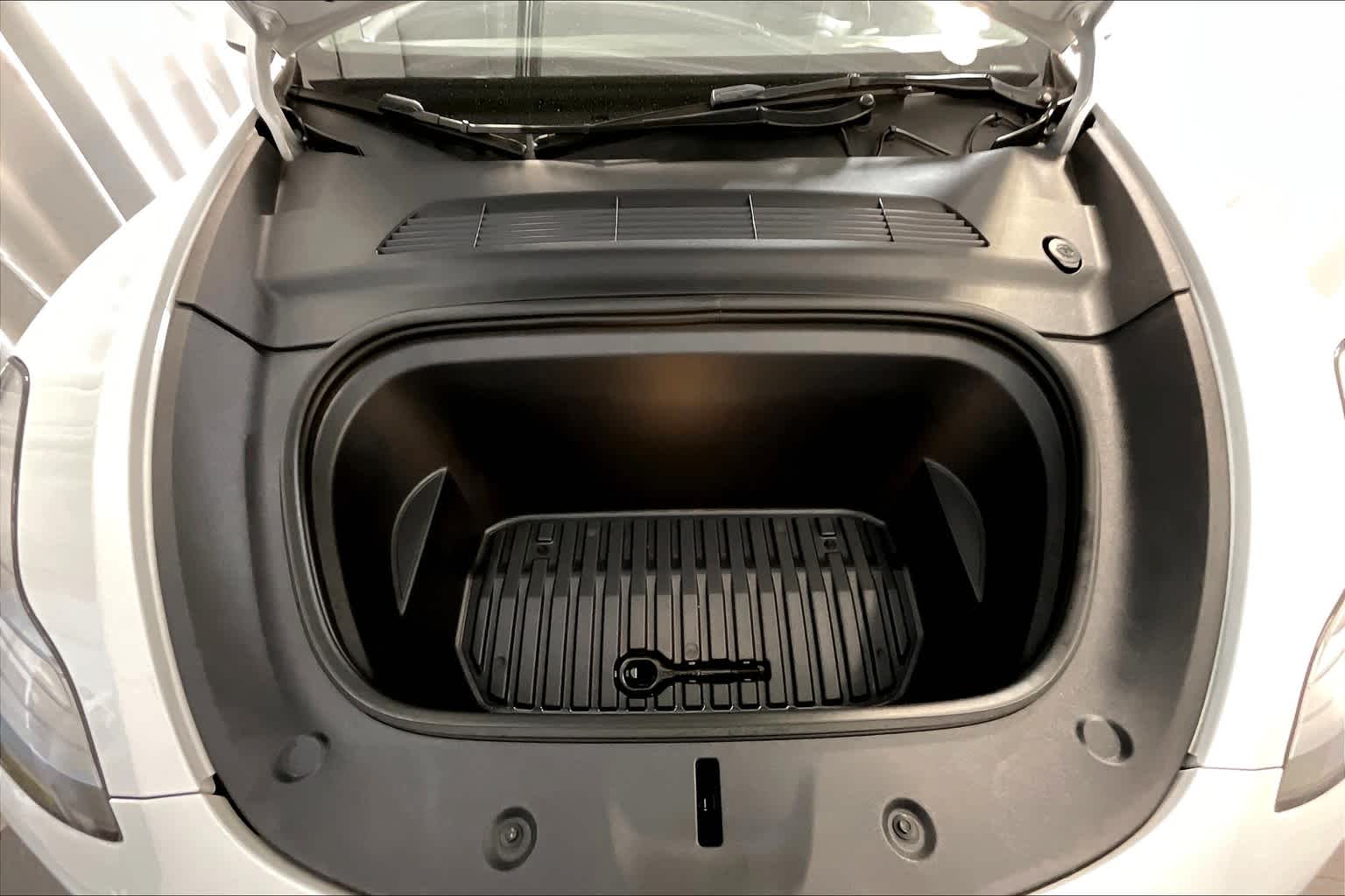 2023 Tesla Model Y Long Range - Photo 30